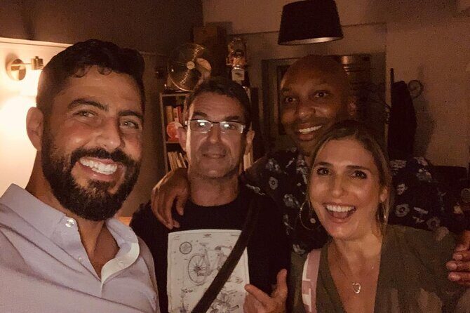 Alternative bar tour with dinner in the art district - FAQ