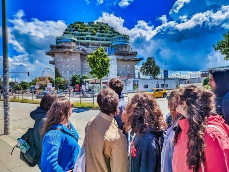 Alternative Hamburg / Street Art Private Tour - Where does the tour start and end?