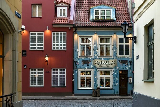 Alternative Riga: Central market and Moscow suburb tour - An In-Depth Look at the Tour Experience