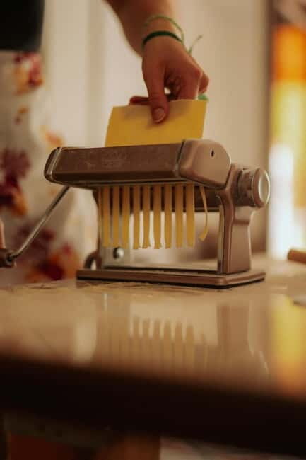 Amalfi: Make Fresh Pasta, Mozzarella, & Tiramisù with Wine - Crafting Mozzarella