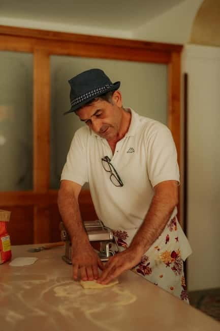 Amalfi: Make Fresh Pasta, Mozzarella, & Tiramisù with Wine - Tiramisu Time