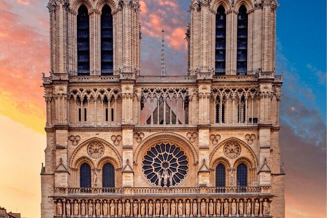 Amazing guided Notre dame and Ile de la cité tour with crypt - Key Points