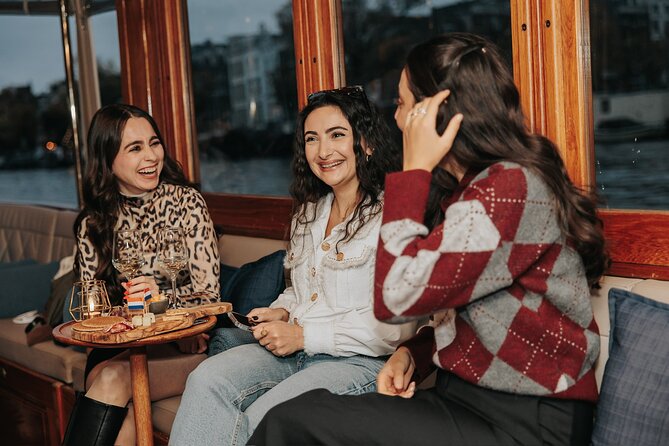 Amsterdam: 2-Hour Canal Cruise incl. Drinks & Dutch Snacks - The Honest Stuff