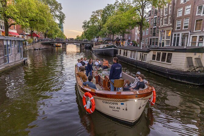 Amsterdam 2-Hour Small Group Canal Cruise w/ Dutch snacks & Bar - FAQs