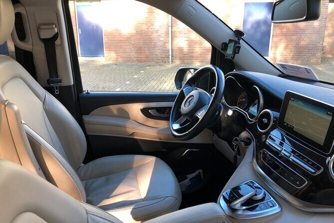 Amsterdam Airport Schiphol (AMS) Private Transfer to Amsterdam - The Experience in Detail