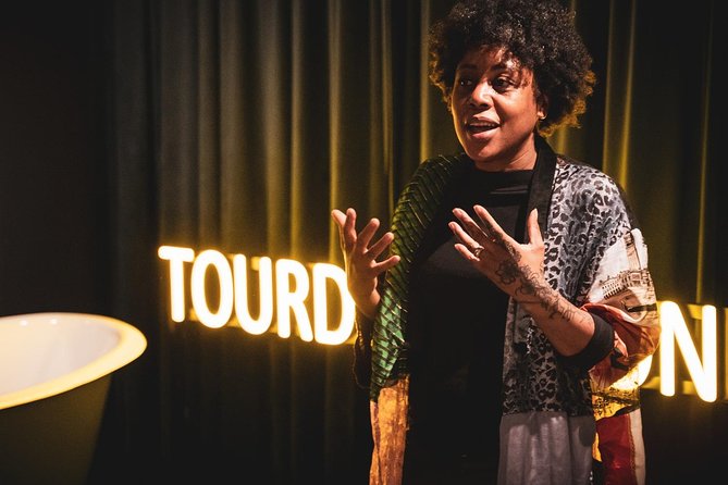 Amsterdam: Behind the Scenes Strip Club Tour with Ex-Sex Worker - A Complimentary Drink: Wine, beer, and a smoother start