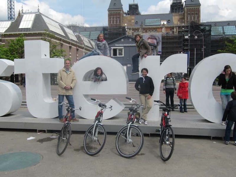 Amsterdam:: Bike Rental with Free Self-Guided Tour App - Key Points