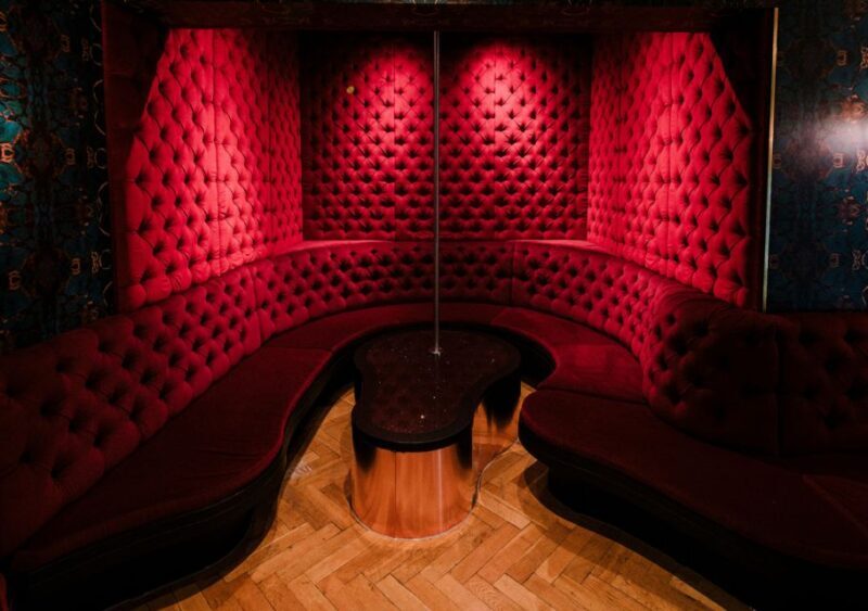 Amsterdam: Brothel Tour with Sex Worker Guide + Free Drink - How Good is the Value?