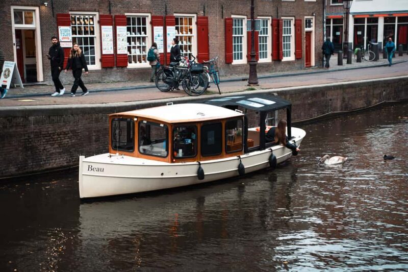 Amsterdam Canal Boat Tour with Live Guide - Pricing and Value