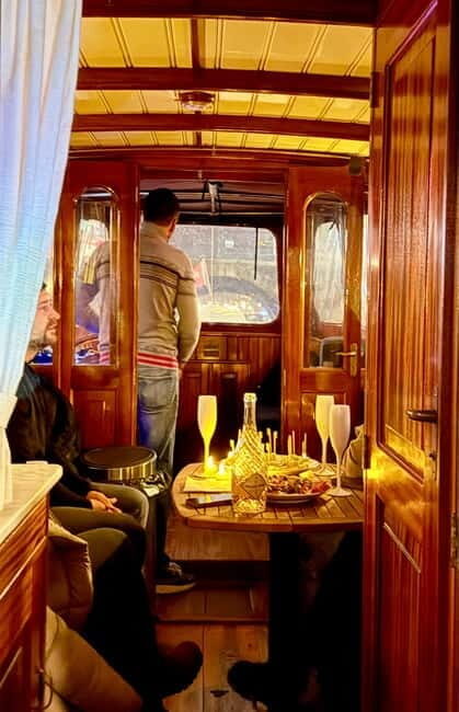 Amsterdam Canal Boat Tour with Live Guide - FAQ