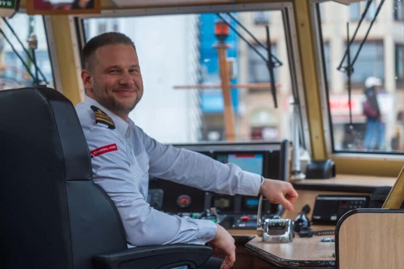 Amsterdam: Canal Cruise with Free Dutch Stroopwafel - Who Should Book This Tour