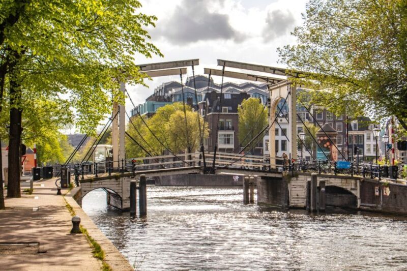 Amsterdam: Capture the most Photogenic Spots with a Local - Value for Money