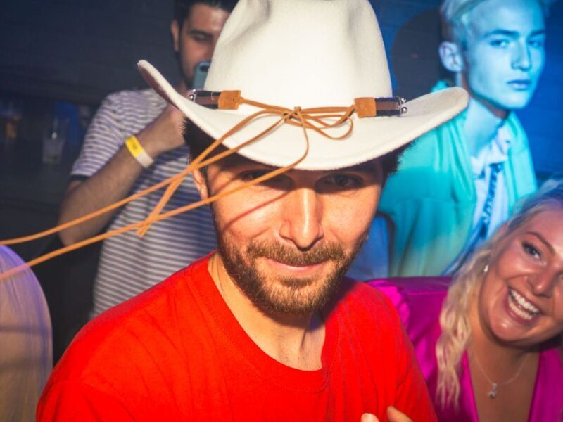 Amsterdam: City Center Bar Crawl and Nightlife Experience - Key Points