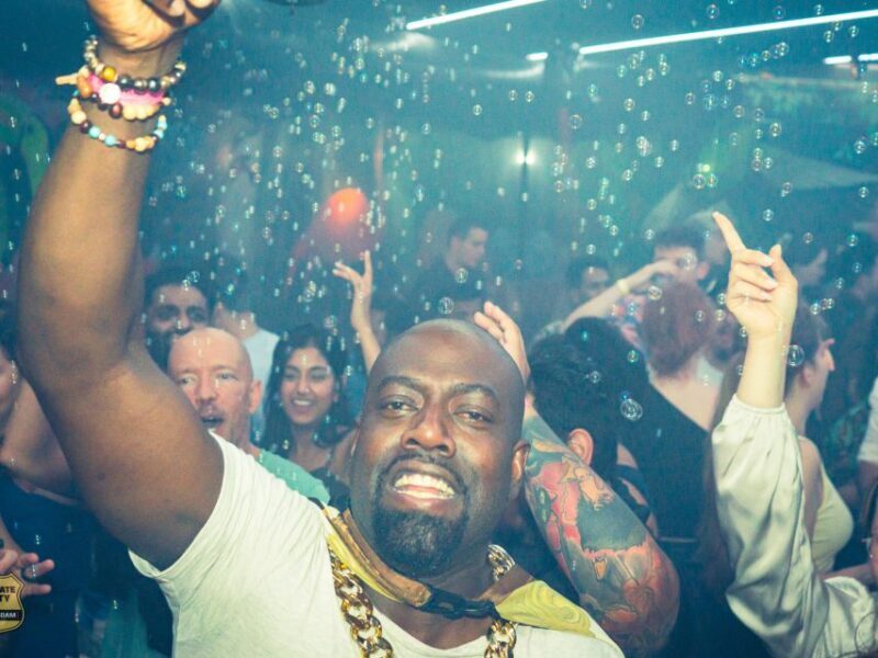 Amsterdam: City Center Bar Crawl and Nightlife Experience - What’s Included and How It Works