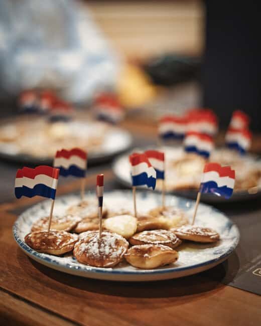 Amsterdam: Dutch Food Tour with Local Guide and Tasting - The Experience in Detail