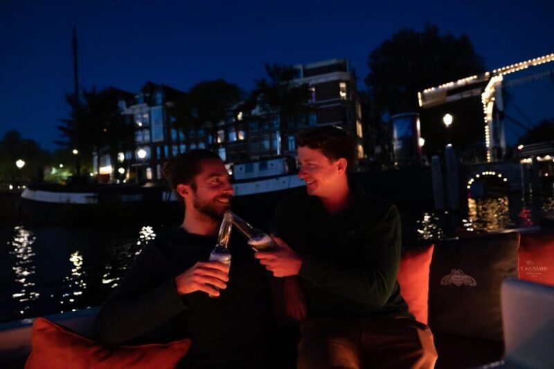 Amsterdam: Evening Canal Cruise with (Open) Bar on Board - FAQ