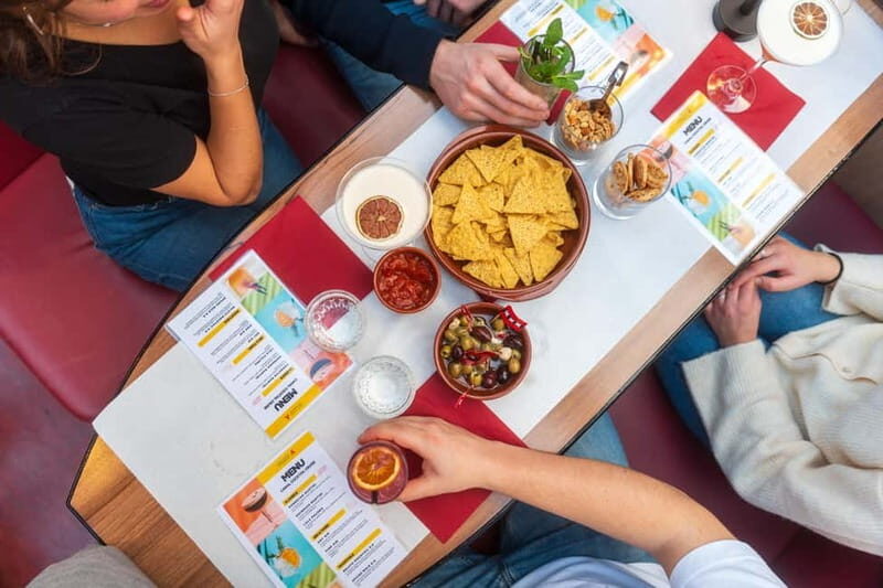 Amsterdam: Evening Cocktail Cruise Along The Canals - What to Expect from the Amsterdam Cocktail Cruise