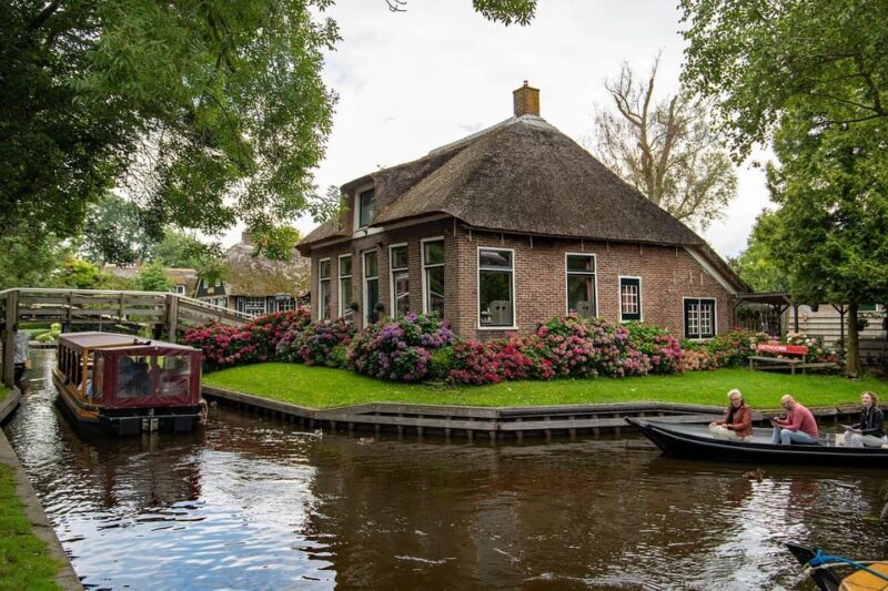 Amsterdam: Explore Giethoorn in a Private Tour with Driver - FAQ