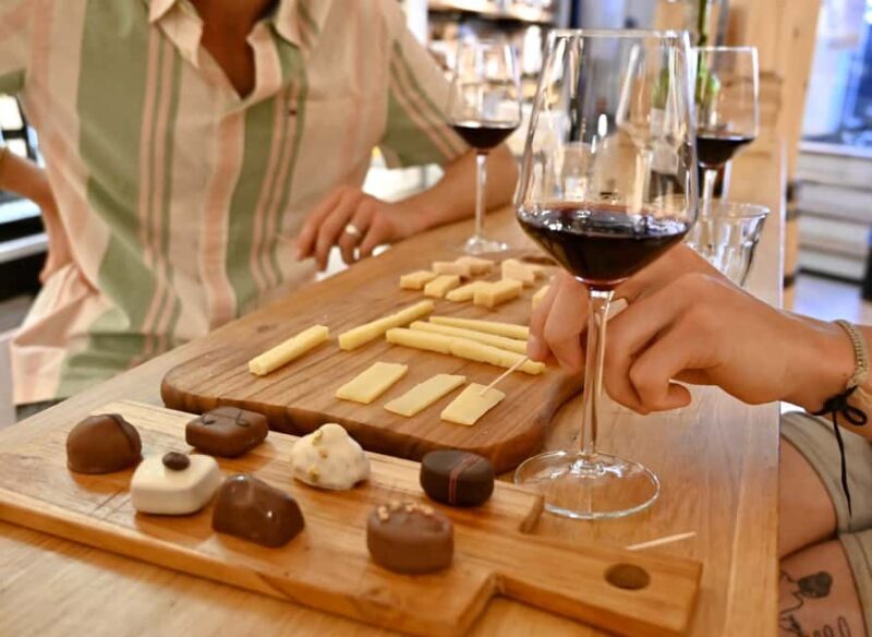 Amsterdam: Food Tour with Drinks by Spui, Canals and Jordaan - An In-Depth Look at What to Expect