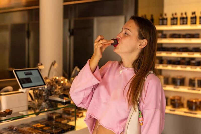 Amsterdam: Food Tour with Drinks by Spui, Canals and Jordaan - Who Will Love This Tour?