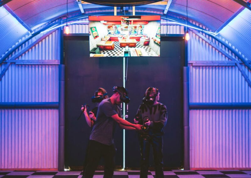 Amsterdam Free-Roam VR: Immersive Virtual Reality Experience - Combining VR with Other Activities