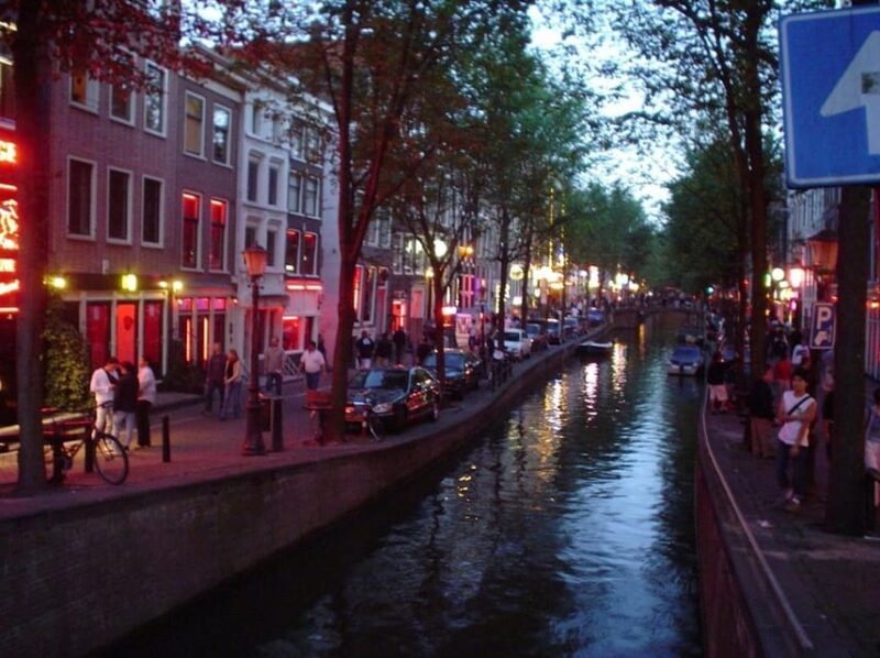 Amsterdam: Haunted History and Ghost Walking Tour - Who Should Consider This Tour?