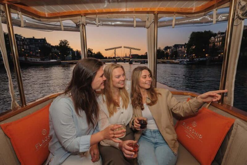 Amsterdam: Heated Canal Cruise with Unlimited Drinks & Bite - Exploring the Experience: What to Expect