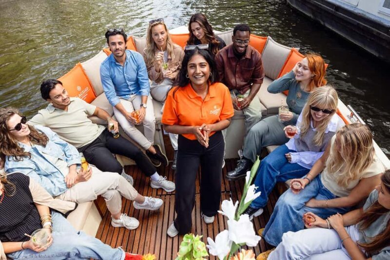 Amsterdam: Heated Canal Cruise with Unlimited Drinks & Bite - Who Is This Cruise Best For?