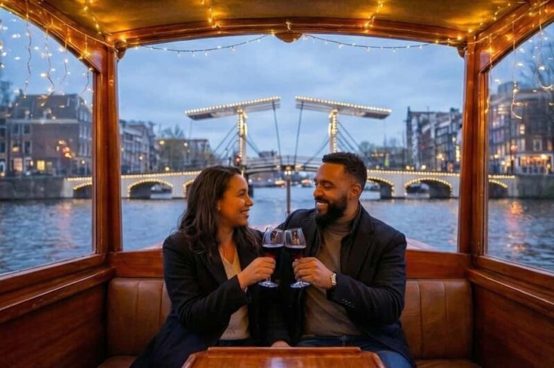 Amsterdam: Heated Cruise with Local Guide & Optional Drinks - Key Points