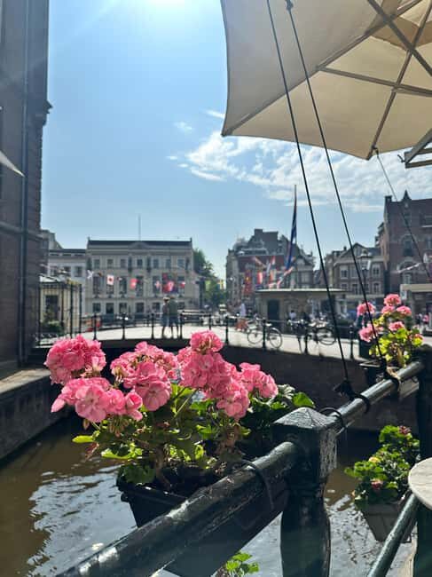 Amsterdam: Hidden Gems Walking Tour with a Local Guide - The Walking Experience: How It Feels
