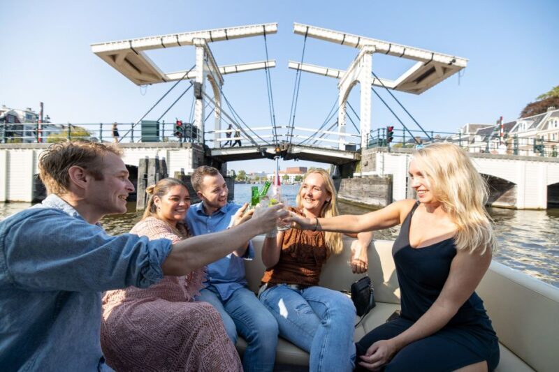 Amsterdam: Historic Boat Cruise with open bar and nibbles - Drinks & Nibbles: The Sociable Side