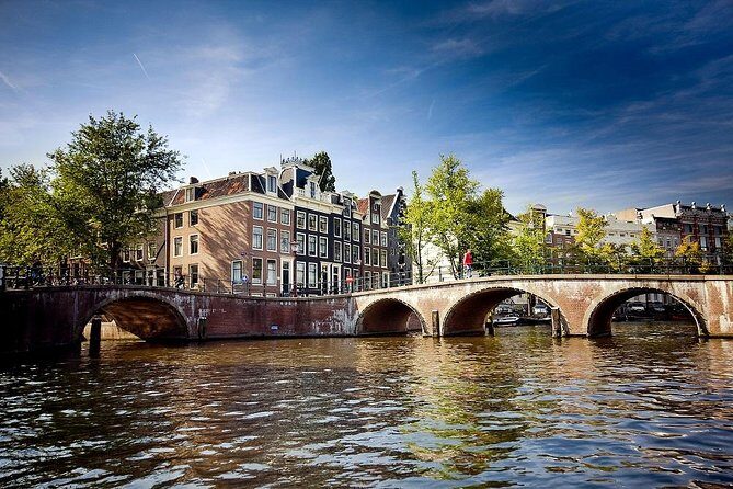 Amsterdam Independent Sightseeing by Pedal Boat - Who Should Consider This Activity?