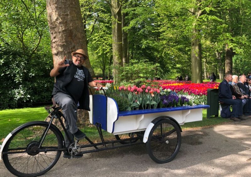 Amsterdam: Keukenhof Tulip Garden and Giethoorn Experience - A Day in Holland: What to Expect