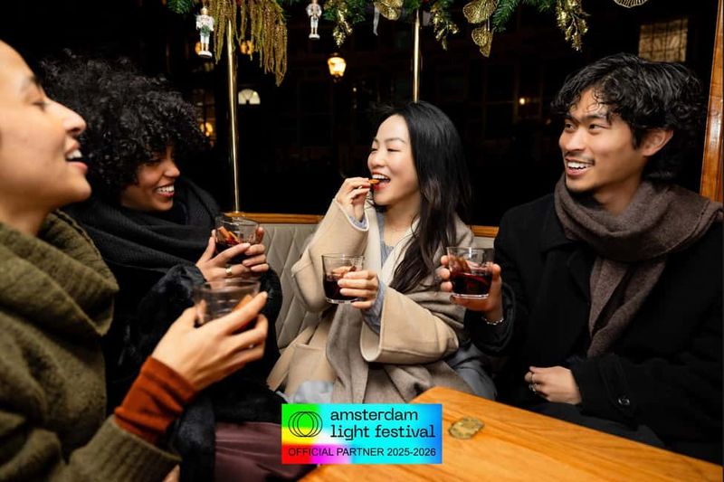 Amsterdam: Light Festival Cruise + Stroopwafel & Hot Choco - The Route Through the Light Festival Zone: NEMO to Centraal