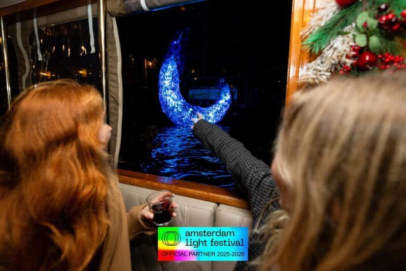 Amsterdam: Light Festival Heated Cruise + Hot Choco + Snack - FAQ
