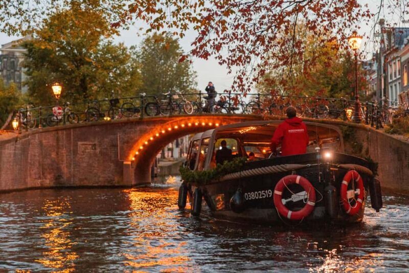 Amsterdam: Light Festival Open Boat - Unl. Drinks Option - Key Points
