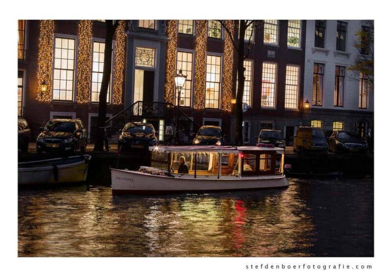 Amsterdam: Light Festival Private Boat Tour with Drinks - Key Points