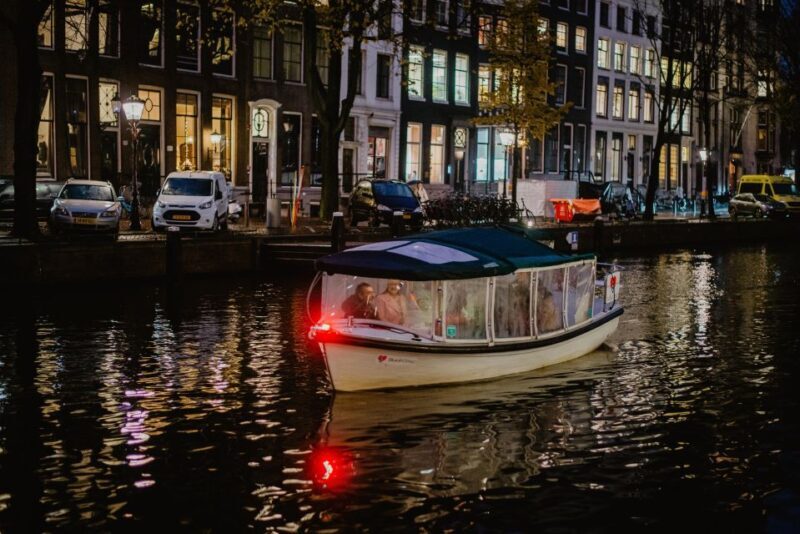 Amsterdam: Light Sculptures Small Boat Tour with Gluhwein - FAQ
