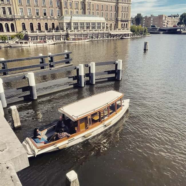 Amsterdam: Luxury Private Canal Cruise in German with Drinks - Practical Details to Keep in Mind