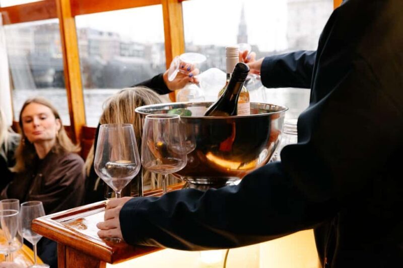 Amsterdam: New Year's Eve Champagne & Tapas Cruise - Key Points