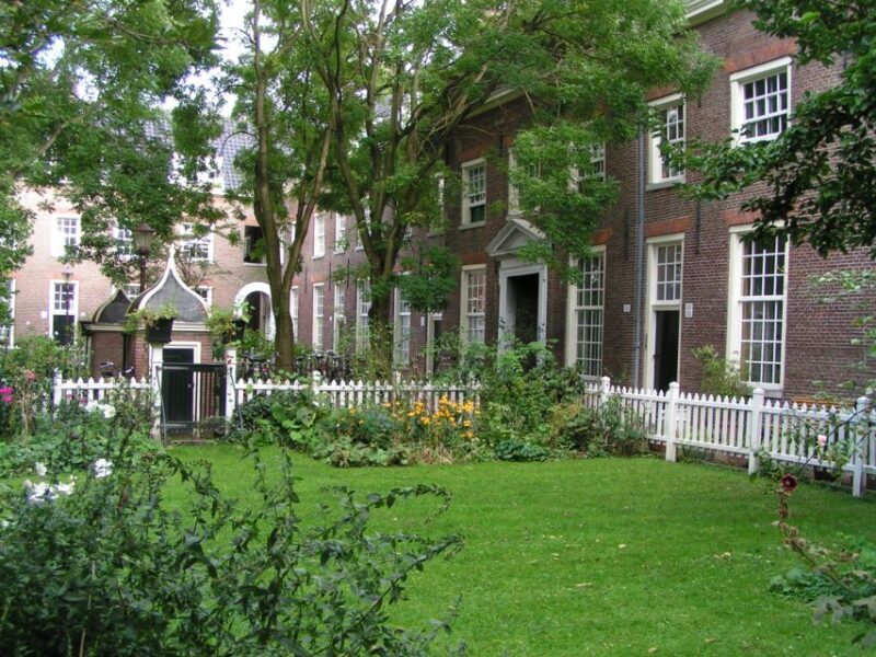 Amsterdam Old City Private Walking Tour - Who Would Love This Tour?