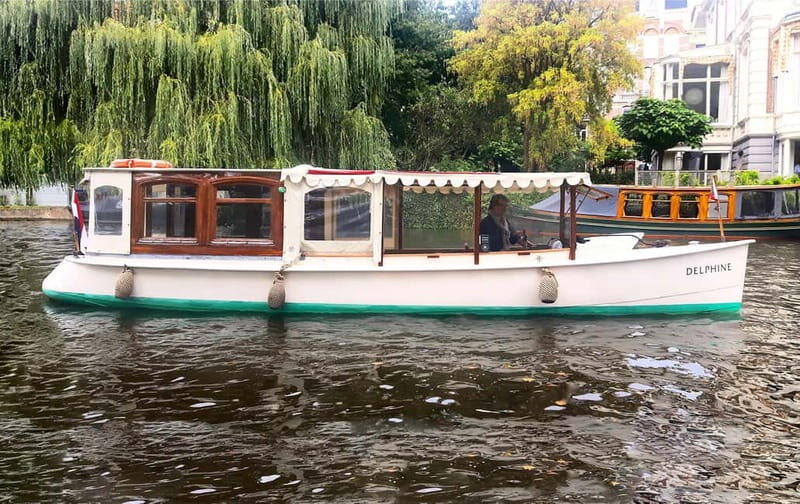 Amsterdam: Private Dinner Cruise with Guide and Wine - Key Points