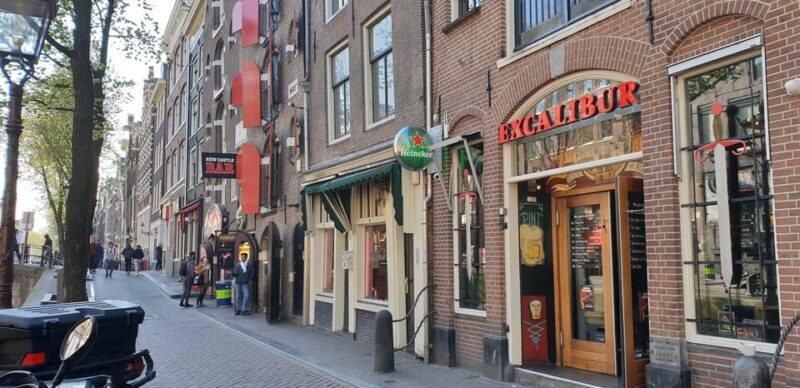 Amsterdam: Private Red Light District Tour in Spanish - A Closer Look at What You Can Expect