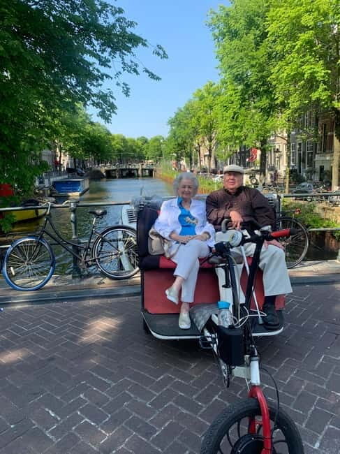 Amsterdam: Private Rickshaw Tour with Local Guide - Practical tips and considerations