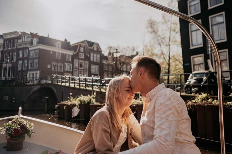 Amsterdam: Private Romantic Canal Cruise w. Prosecco/Snacks - Key Points
