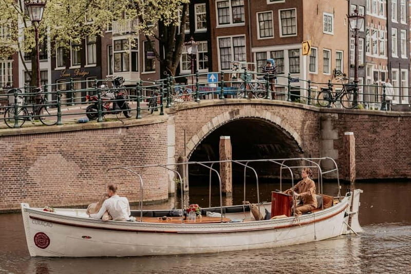 Amsterdam: Private Romantic Canal Cruise w. Prosecco/Snacks - A Closer Look at the Experience