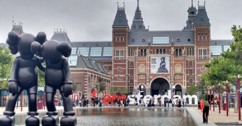 Amsterdam: Private Walking Tour with a Local - Key Points