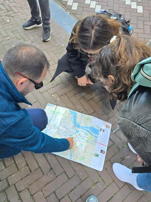Amsterdam: Private walking tour with Coffee & Anne Frank VR - The Private and Personal Nature of the Tour