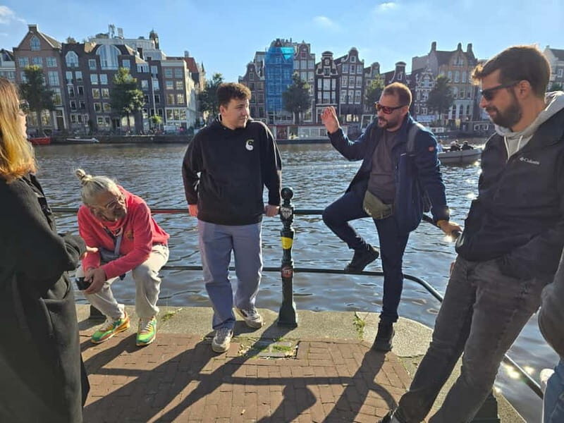 Amsterdam: Private walking tour with Coffee & Anne Frank VR - The Quiet Corners and Hidden Stories