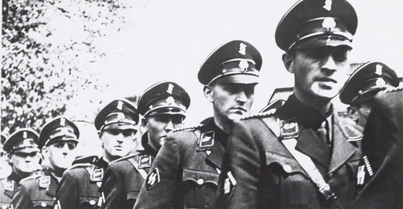 Amsterdam: Private World War Two History Walking Tour - Key Points